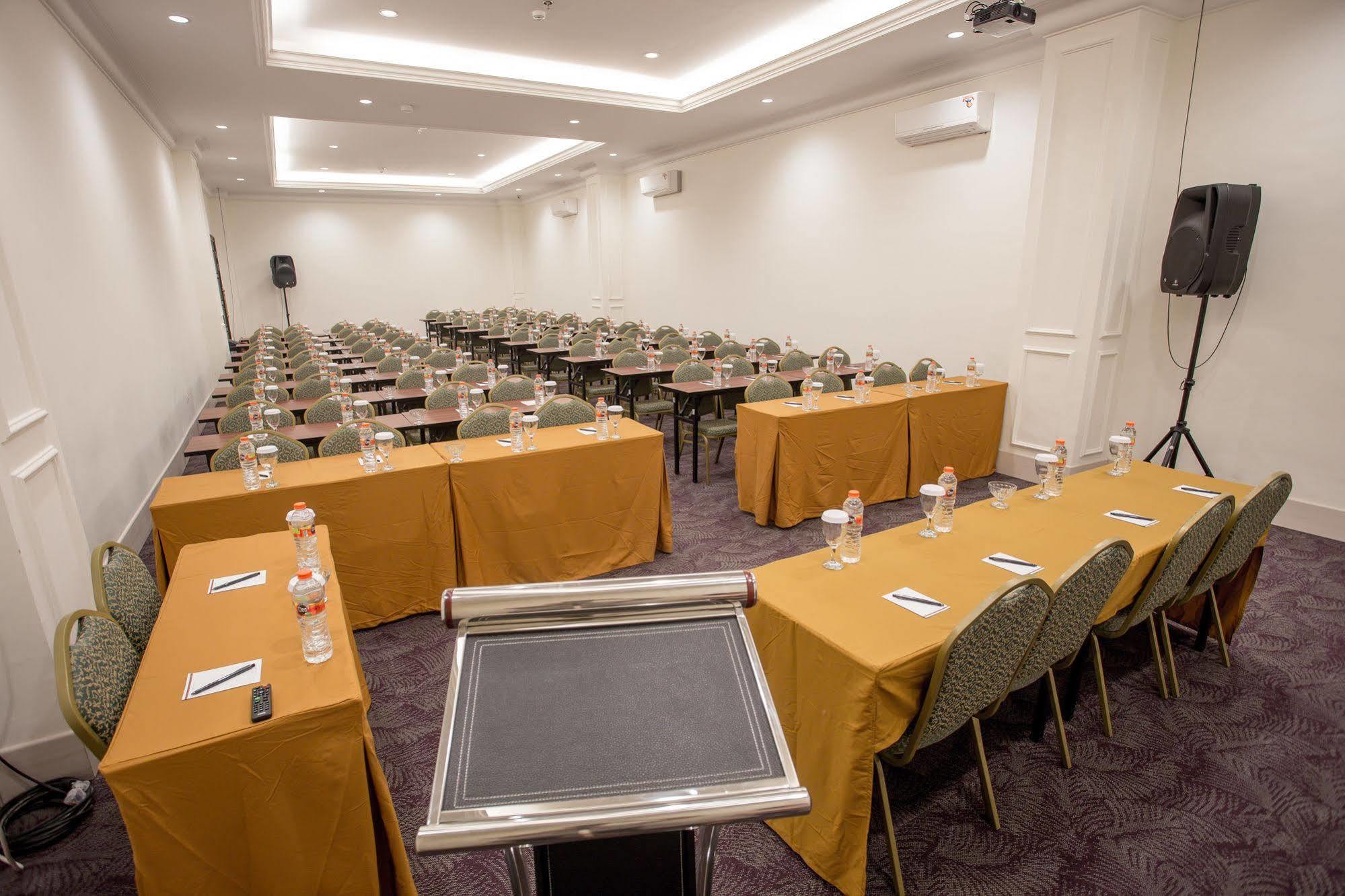 Same Hotel Malang Dış mekan fotoğraf